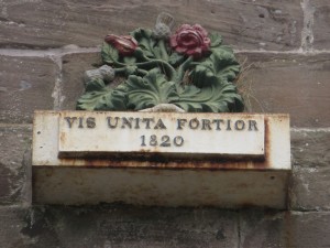 VIS UNITA FORTIER relief